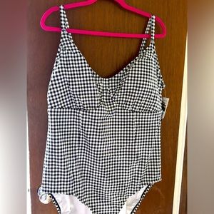 Time & Tru black and white one piece bathing suit